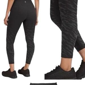 Lululemon Lunar New Year Wunder Under High-Rise Tight 25" Black Size 8